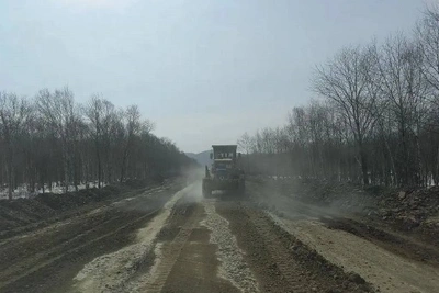 Работы по содержанию дороги Айнское-Медвежье усилены