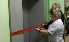 В одной из больниц Вологодской области торжественно открыли новый лифт (фото)