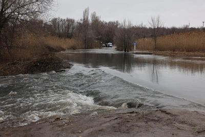 Затопленную дорогу в Волгограде не откроют до тепла