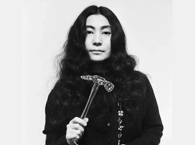 В Tate Modern проходит иммерсивная выставка, посвященная Йоко Оно
