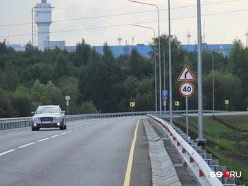 На резком повороте дороги ограничение скорости 40 км/ч | Источник: Кирилл Хафизов / 59.RU
