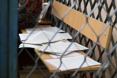 Экс-чиновника судят за подлог по делу о домах для сирот