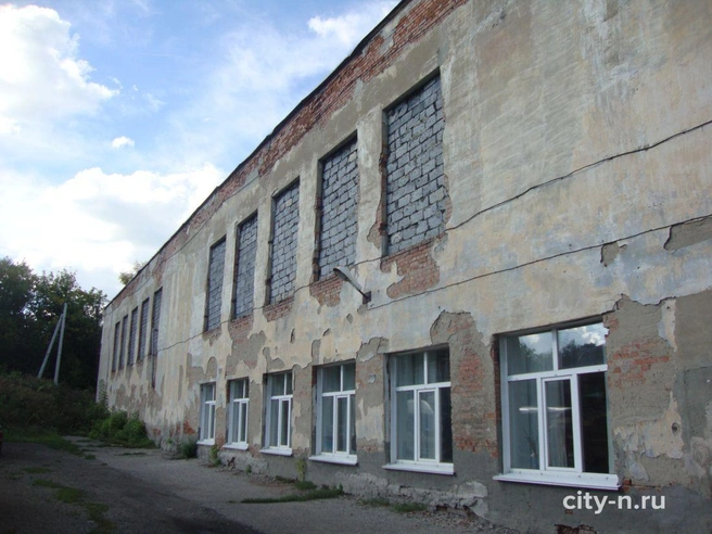 Капитальный ремонт, согласно ответу администрации, может быть выполнен ориентировочно в 2028 году | Источник: www.city-n.ru