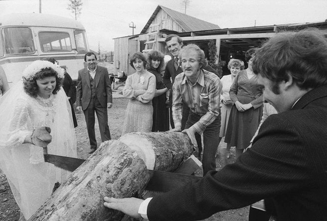 Вы бы видели, какие испытания были в деревнях! | Источник: Леонид Свердлов / Фотохроника ТАСС