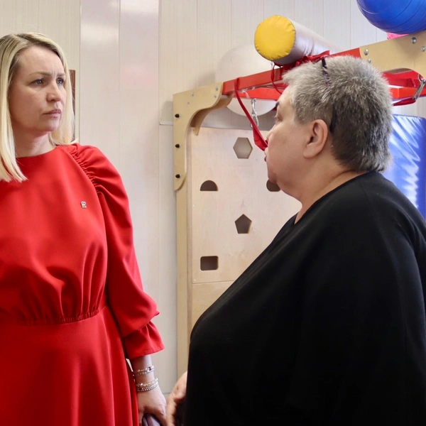 Чиновница начала носить яркие цвета | Источник: «Оксана Фадина» / Vk.com
