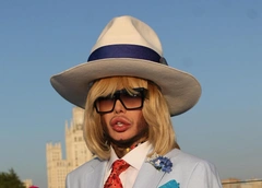 Сергей Зверев о Пугачевой: «Если бы не Алла, что я делал? Лобок в зеленый цвет зеленкой красил?»