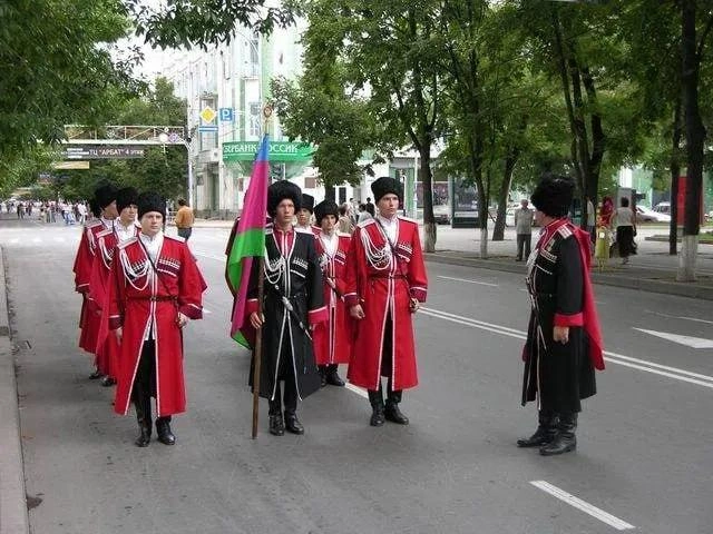 Казаки на улице Красной, лето 2007