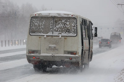 Пассажиры автобуса 40 минут ждали топливо под Екатеринбургом