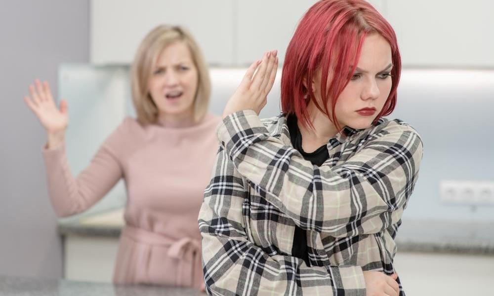 «Часто злюсь на близких и конфликтую с родителями. Как избавиться от агрессии?»