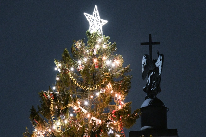 А вы думали, будет больше? Сколько дней мы будем отдыхать в 2026 году | Источник: Александр Гальперин / FONTANKA.RU