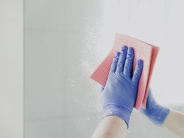 Кристально чистые: как мыть зеркала, чтобы они не собирали пыль