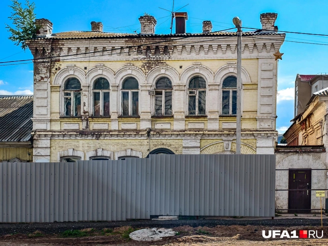 Добротный кирпичный дом | Источник: Булат Салихов / UFA1.RU