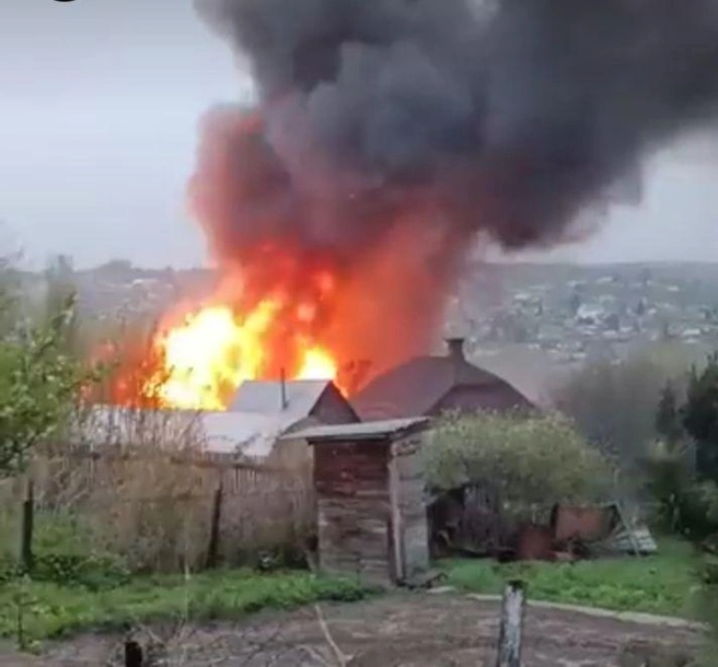 Семья из Точилино осталась без дома и просит вещи | Источник: city-n.ru