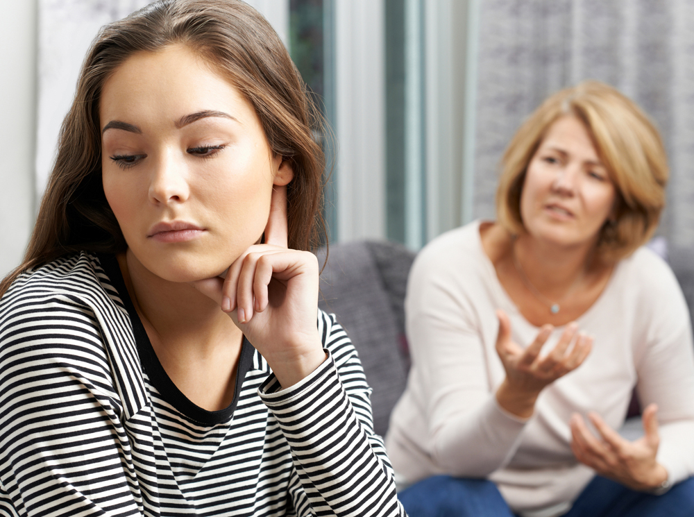 Трудные подростки: 6 принципов грамотного воспитания ребенка со сложным характером | marieclaire.ru