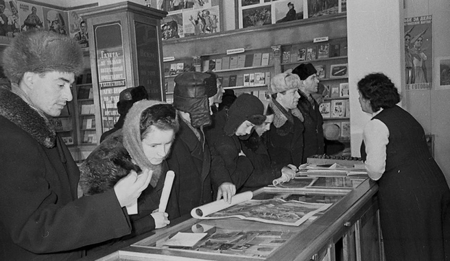 Магазин «Союзпечать» в Советском районе. 1960 год | Источник: фотофонд Самарского областного государственного архива социально-политической истории