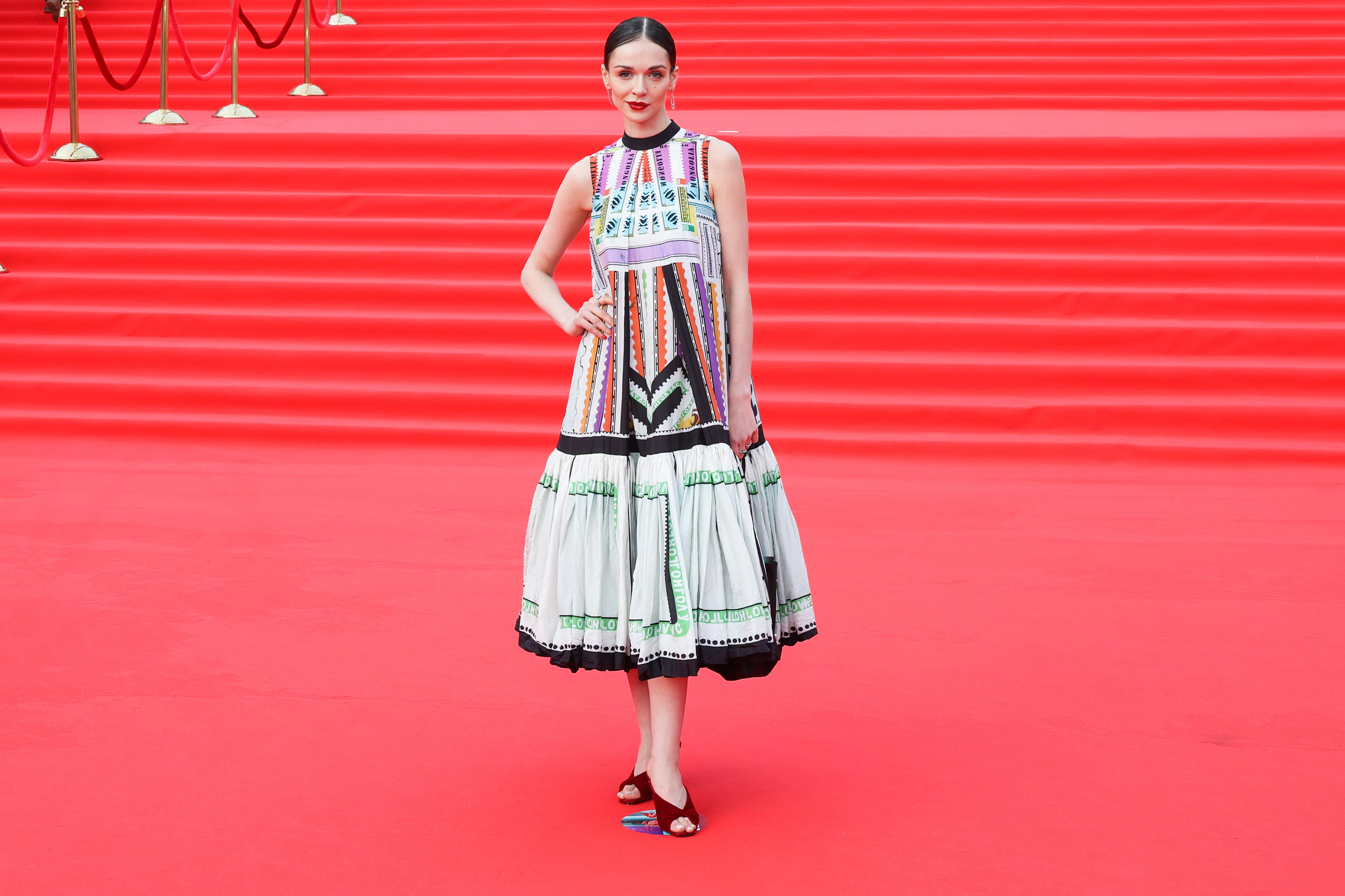 Дебют Авроры Кибы, рок-настроение Деревянко и Асмус в рваном платье невесты: вот таким было открытие ММКФ 2026