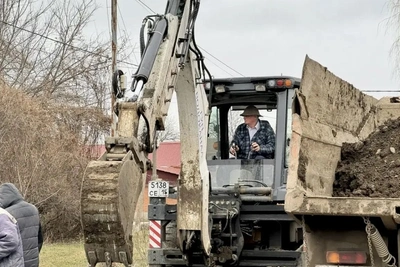 Водоканал меняет трубы в Камбилеевском