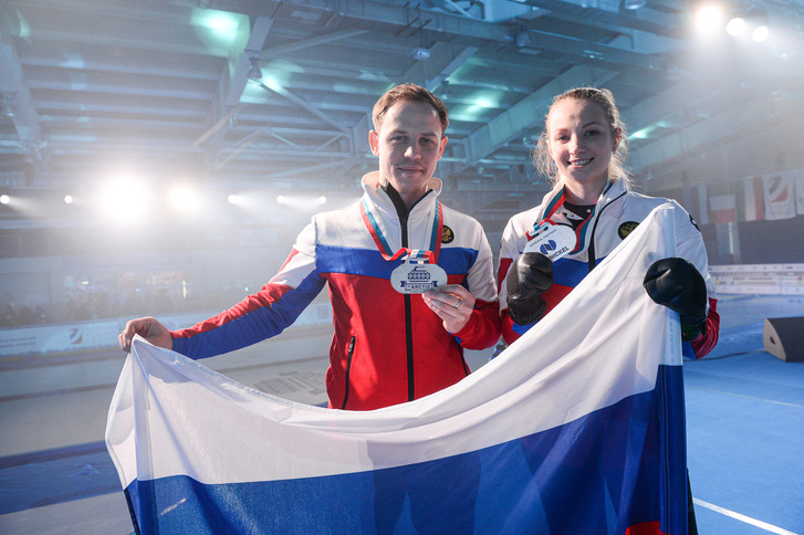 Лед и пламя: в Дудинке прошел Международный турнир по керлингу Arctic Curling Cup 2021