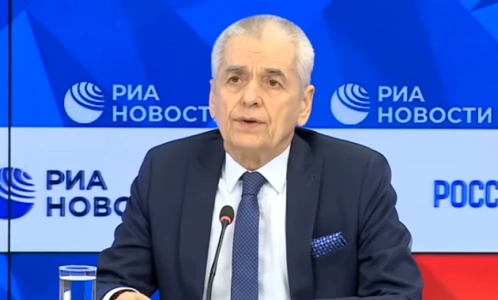 Выбирать не дадут: Онищенко высказался о трех российских вакцинах и их доступности