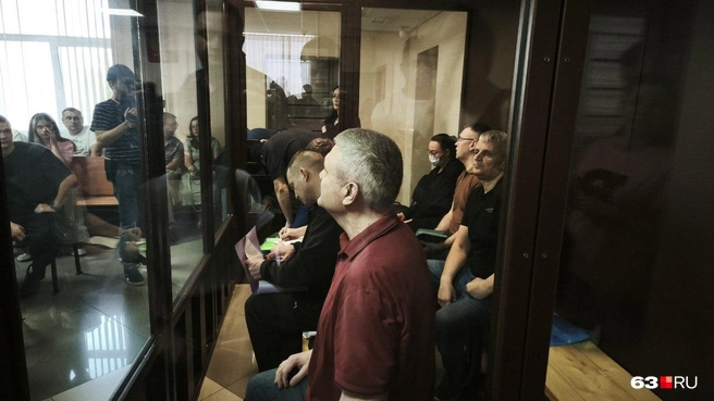 И внимательно слушал судью  | Источник: Илья Овсянников / 63.RU 