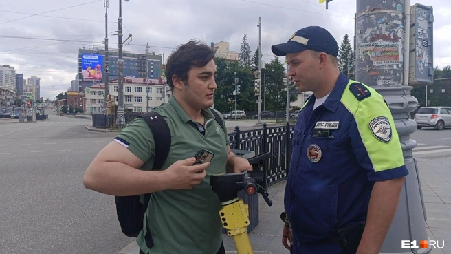 Самокатчик на кикшеринге пообещал, что больше не будет нарушать правила | Источник: Мария Берендт / E1.RU