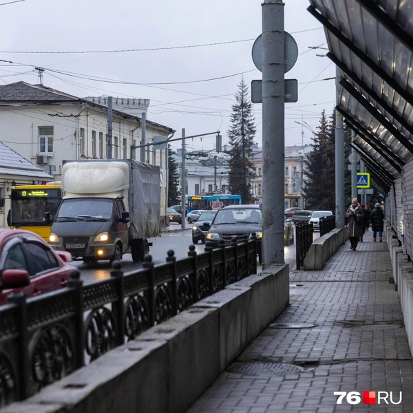 Вся территория обнесена забором | Источник: Артем Бауман / 76.RU