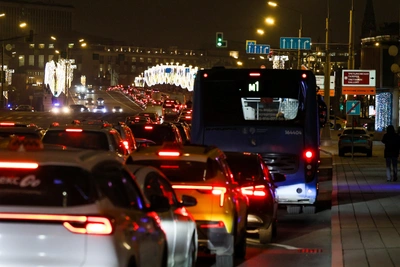 Москва встала в пробках: 7 баллов вечером