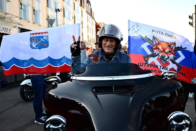 «Когда-то здесь нас встречали финские байкеры»: Дрозденко во время мотопарада вспомнил былые времена | Источник: Пресс-служба губернатора Ленинградской области