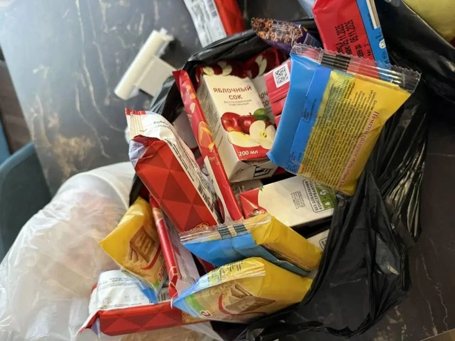 Тюменка показала, какой пакет продуктов выдали первокласснику за время последнего дистанта | Источник: читатель 72.RU