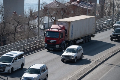 Прицеп развалился на ходу во Владививостоке