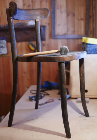 Как самостоятельно отреставрировать мебель: 5 простых советов от мастера с Авито Услуг