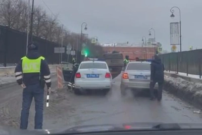 В перевернувшейся машине пострадали водитель и ребенок