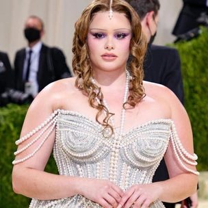 Впечатляющая трансформация Барби Феррейра из «Эйфории»: из размера plus-plus-size в уверенное скинни