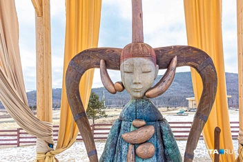 Одна из самых узнаваемых скульптур в Парке Тужи | Источник: Олег Фёдоров / CHITA.RU