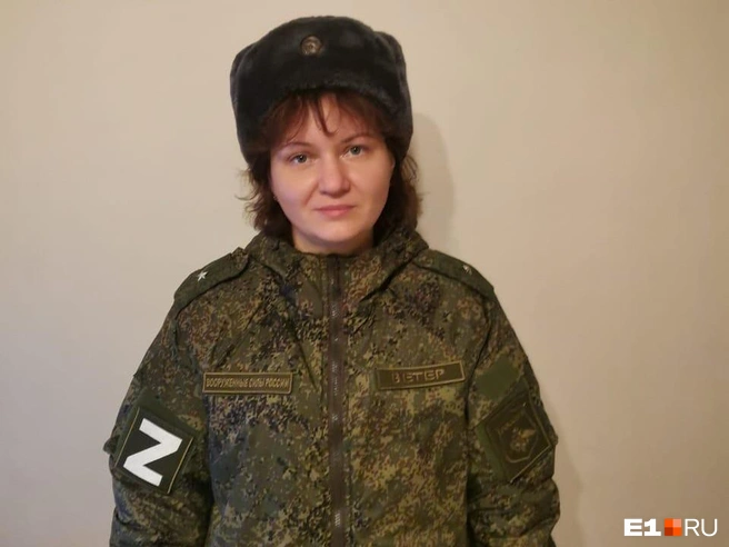 Мария не раз приезжала к Вадиму, у нее осталась форма, которую носил покойный гражданский муж. Еще в Чечне он выбрал себе позывной «Ветер» | Источник: Мария Соколова