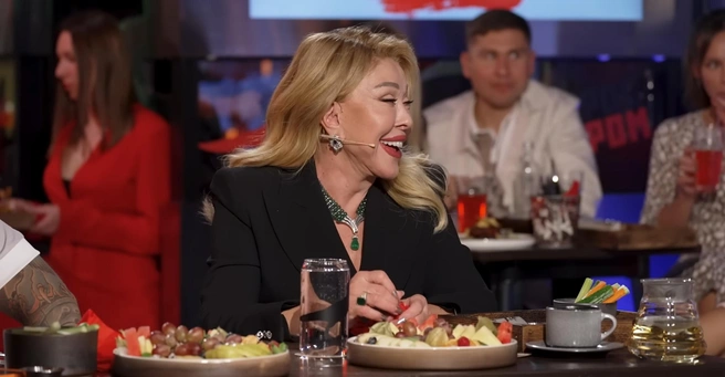 Любовь Успенская рассказала о начале своей карьеры в Кисловодске | Источник: скриншот из выпуска шоу «Вопрос ребром»