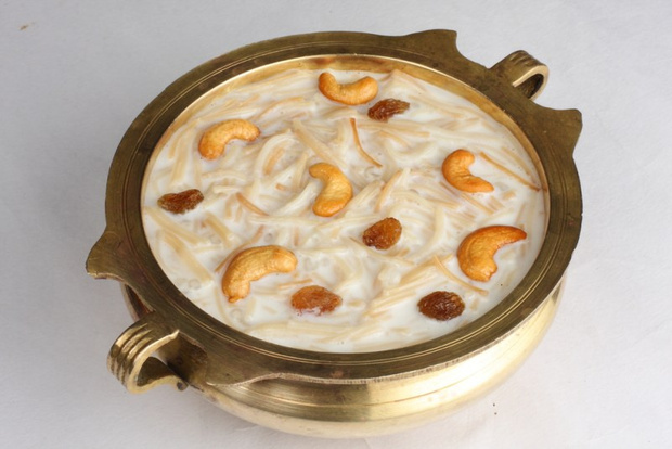 Салат с копченой курицей и красной фасолью Салат с копченой курицей и красной фасолью