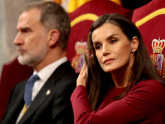 Скандал в Испании: королеву Летицию обвиняют в измене мужу