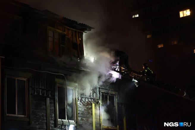 Пожар произошел в ночь на 18 октября | Источник: Александр Ощепков / NGS.RU