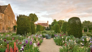 Как выглядит сад дизайнеров Изабель и Джулиана Баннерман в Сомерсете