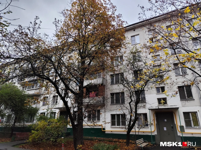 Жильцы дома на Кавказском бульваре ждали реновации через несколько лет, а в итоге их срочно отселяют на другой конец района | Источник: Игорь Мещанев / MSK1.RU