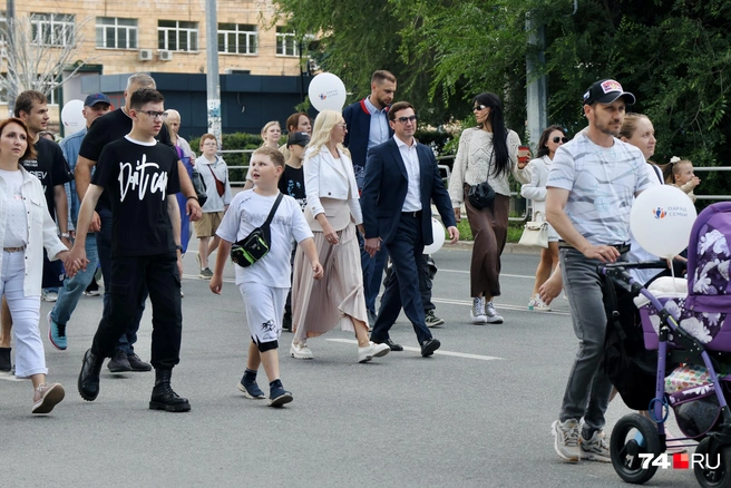 И уверенно заняли места в колонне  | Источник: Наталья Лапцевич