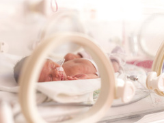 Болезни недоношенных детей: опасности и осложнения «фальстарта»