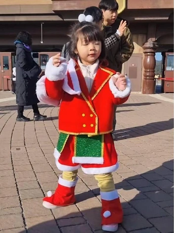 Ее корейская фанатка | Источник: gugulovecoco / Instagram* 