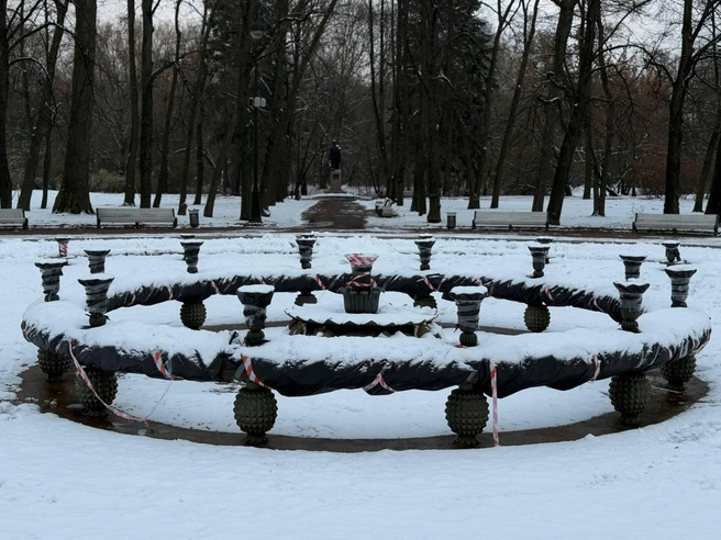 Петербургские фонтаны укутали к зиме. «Водоканал» рассказал, как и зачем | Источник: «Водоканал Санкт-Петербурга»