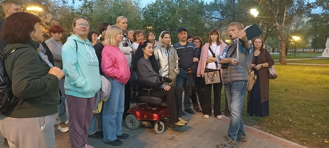 Экскурсанты в Городском саду | Источник: Анна Сарапульцева /45.RU
