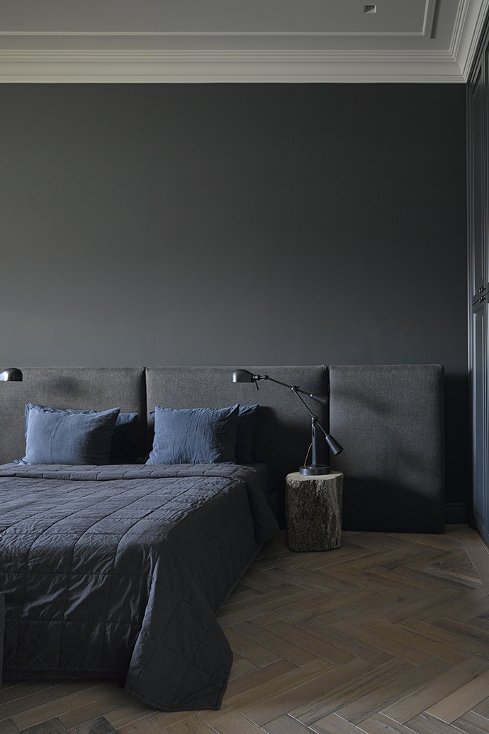 Черная спальня - фото лучших идей и новинок дизайна темной спальни