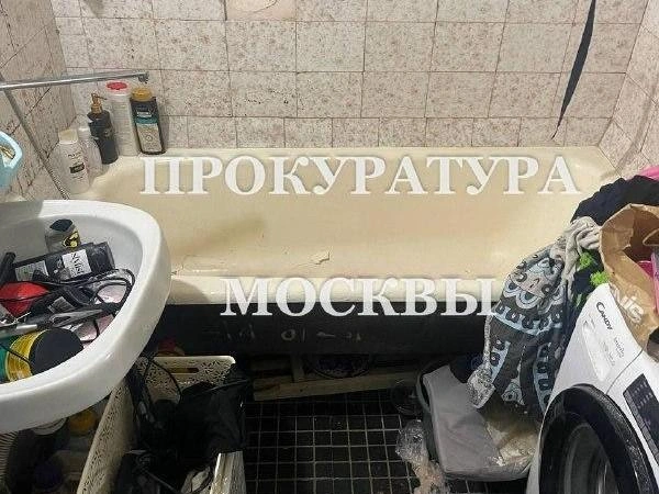 Ванная, в которой Александра Шалина утопила своего пятилетнего сына | Источник: Прокуратура Москвы / T.me