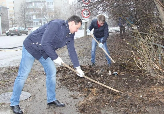 Булеков: уборка улиц — наш вклад в благоустройство города | ya62.ru