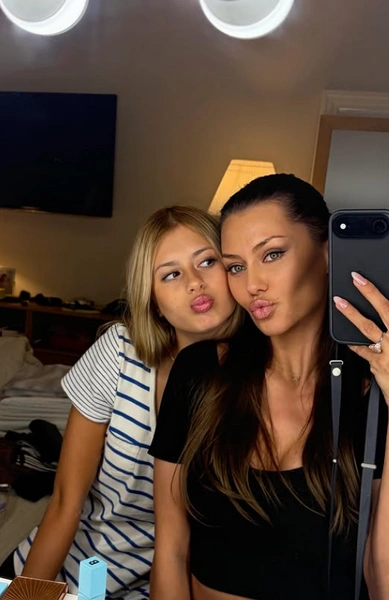 Виктория души не чает в единственной дочери